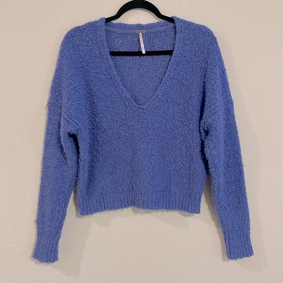 Free People Women’s Cropped Fuzzy Sweater Blue XS Cotton Blend Finders Keepers - Picture 3 of 16